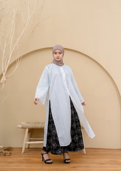 Image of Arumi Tunik