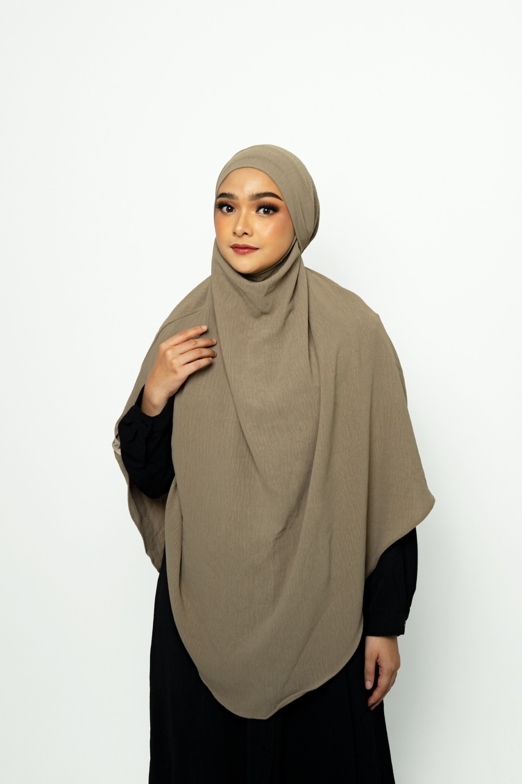 Azra Flow Greige ( Gift French Khimar )