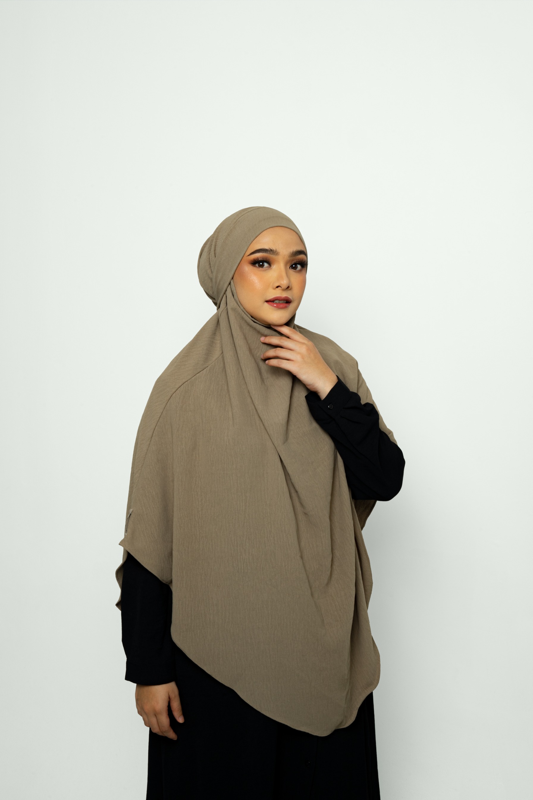 Azra Flow Greige ( Gift French Khimar )