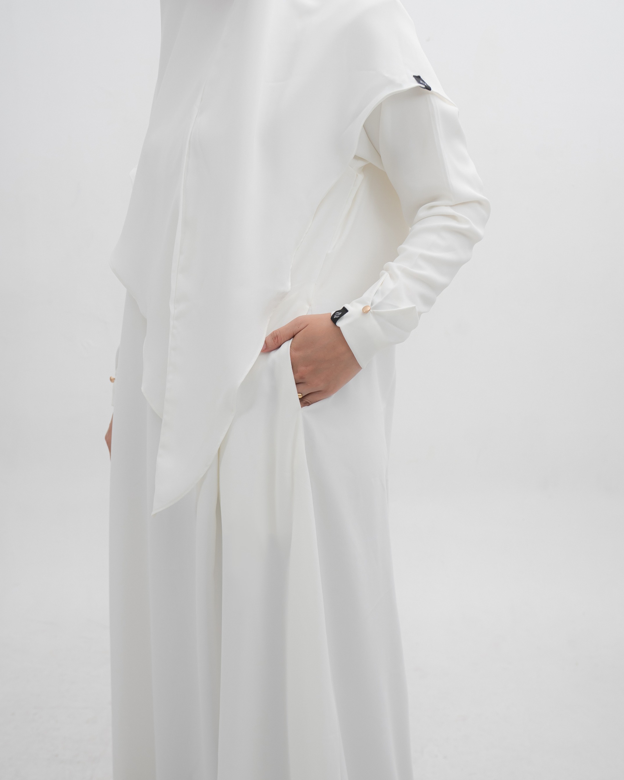Zayna Series Anti UV - White