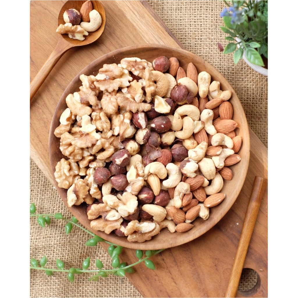 ROASTED MIXED NUTS