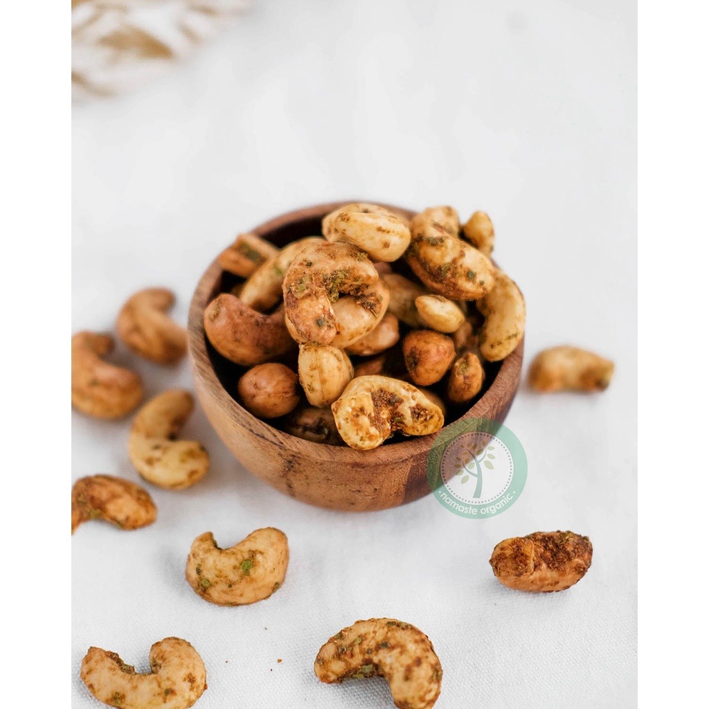 POCKET SIZE ROASTED SALTED CASHEW WITH LIME LEAVES - SPICY 30GR
