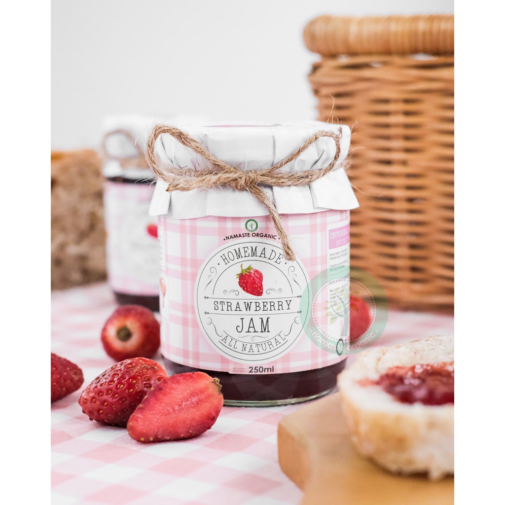 HOMEMADE STRAWBERRY JAM - MADE WITH REAL STRAWBERRY N RAW HONEY 250ML