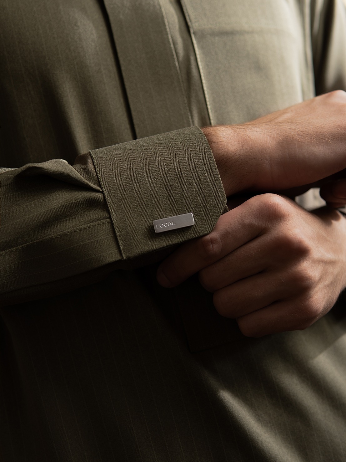 Local Project | Fahd Series — Thobe Pria Slim Fit Premium Semi Wool Tekstur Garis Vertikal