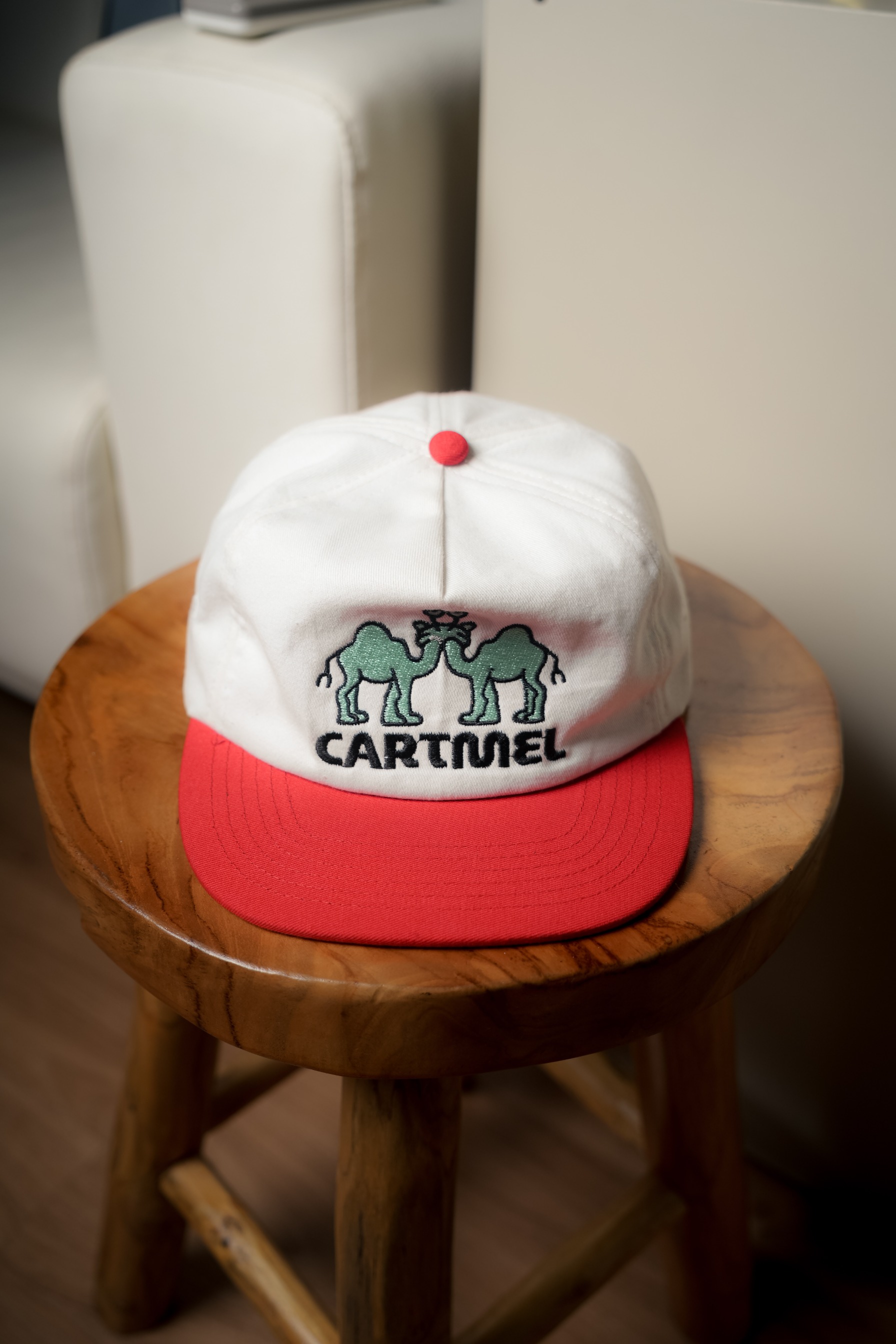 Pareidolia Cap White Red