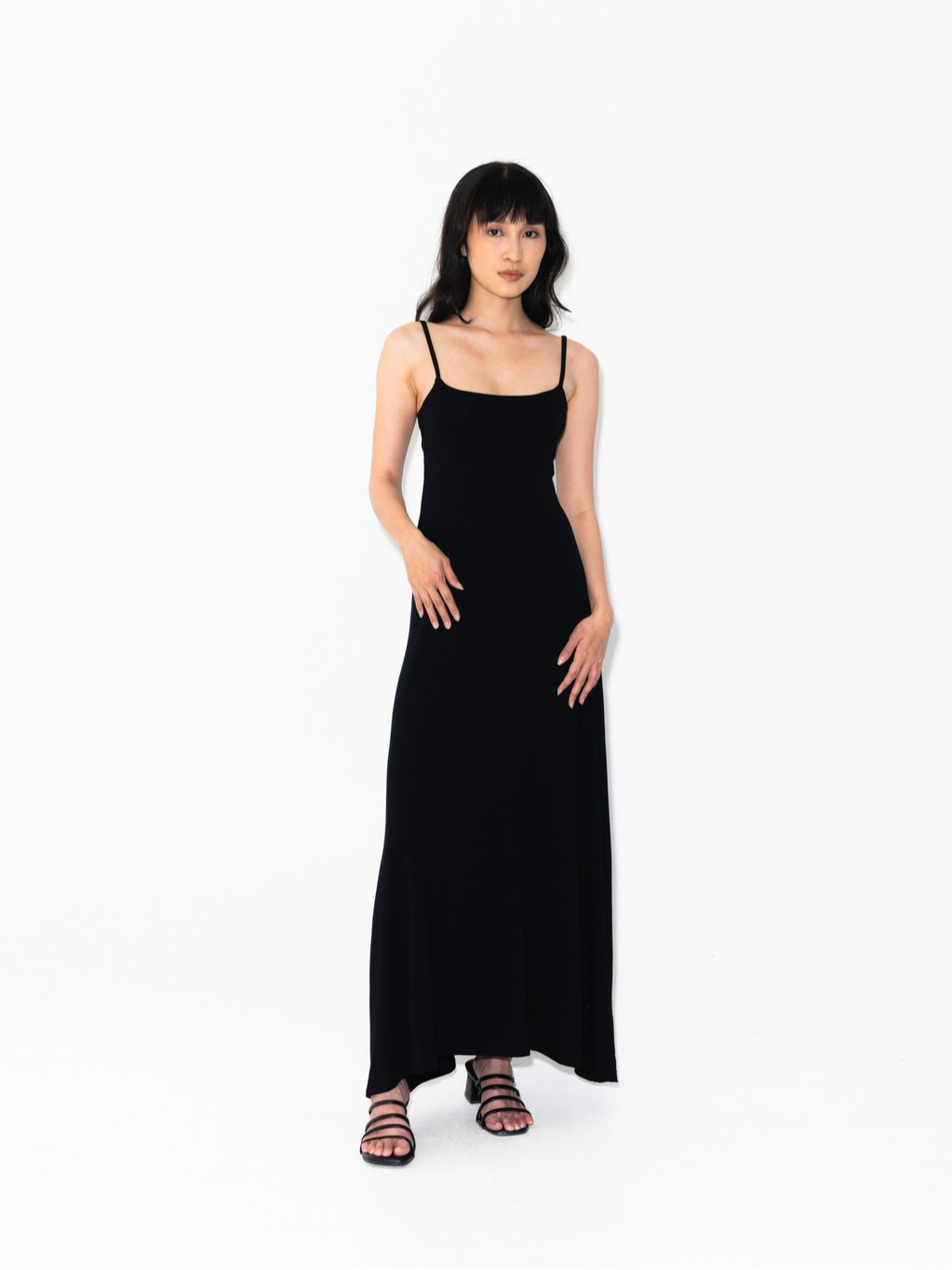 SUMA Noir Spaghetti Strap Flared Dress - Pakaian Long Dress Wanita