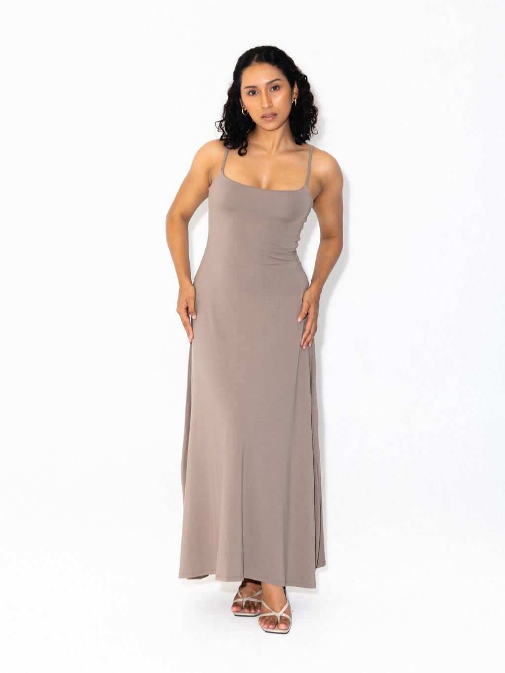 SUMA Noir Spaghetti Strap Flared Dress - Pakaian Long Dress Wanita