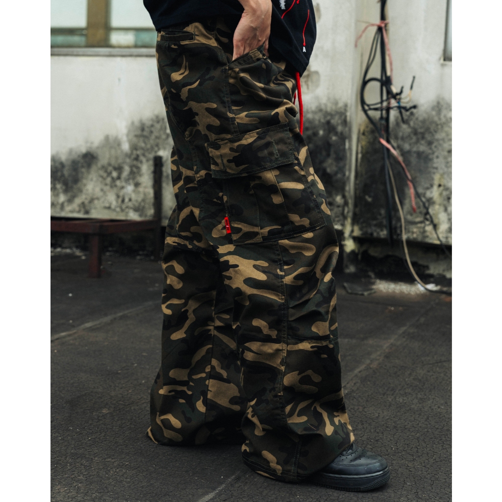 AccentAmbios Unrest Camo Cargo Baggy Pants