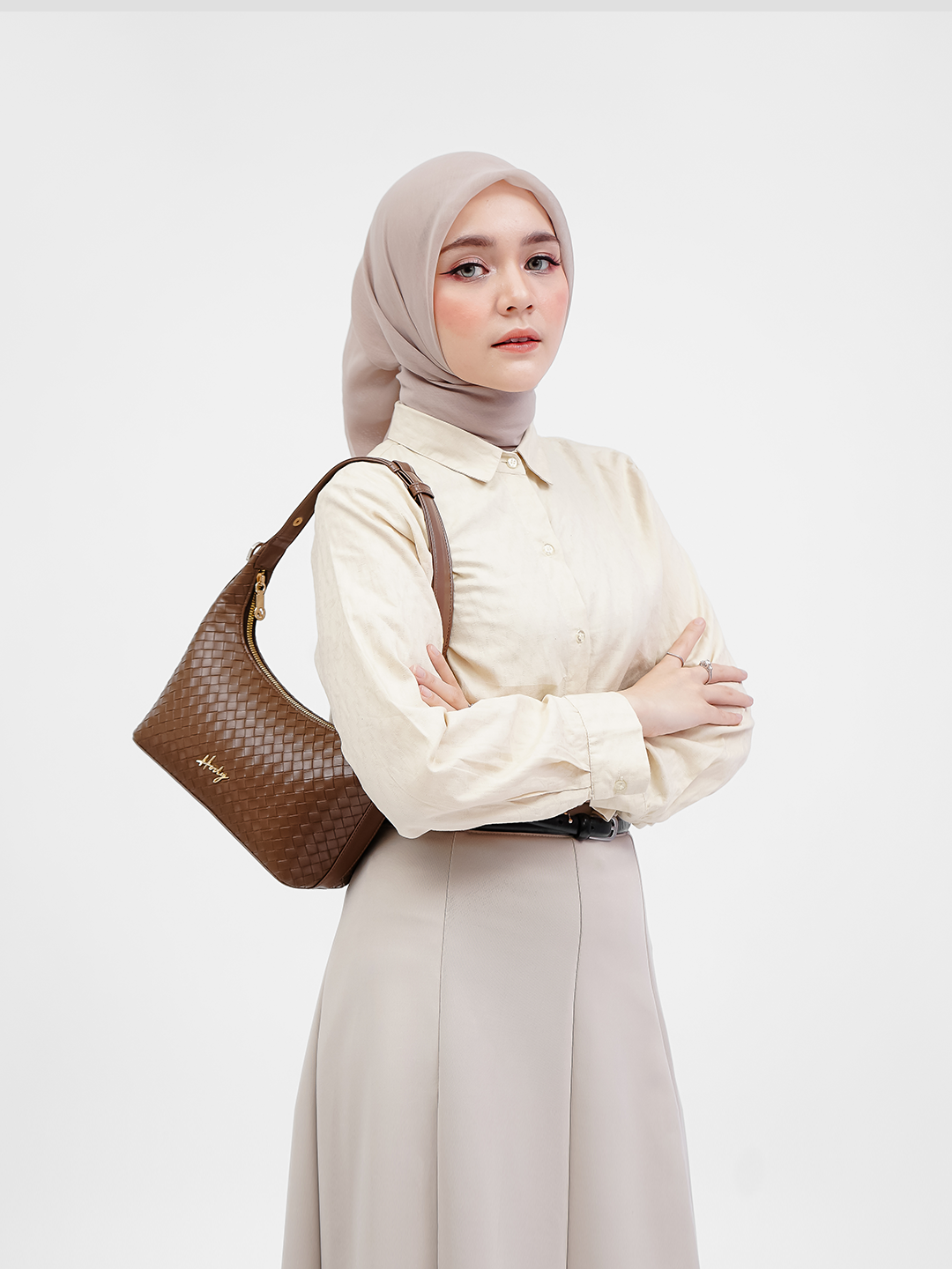 [Exclusive Launching] Hody - Tas Selempang Wanita Shoulder Bag Elegan Kulit Sintetis Anyaman Woven Bag Terbaru - Rosella Bag  4.8  118 penilaian