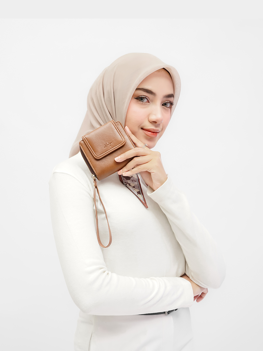 Hody - Dompet Lipat Wanita Card Holder Wanita Tali Pendek - LAYNA WALLET