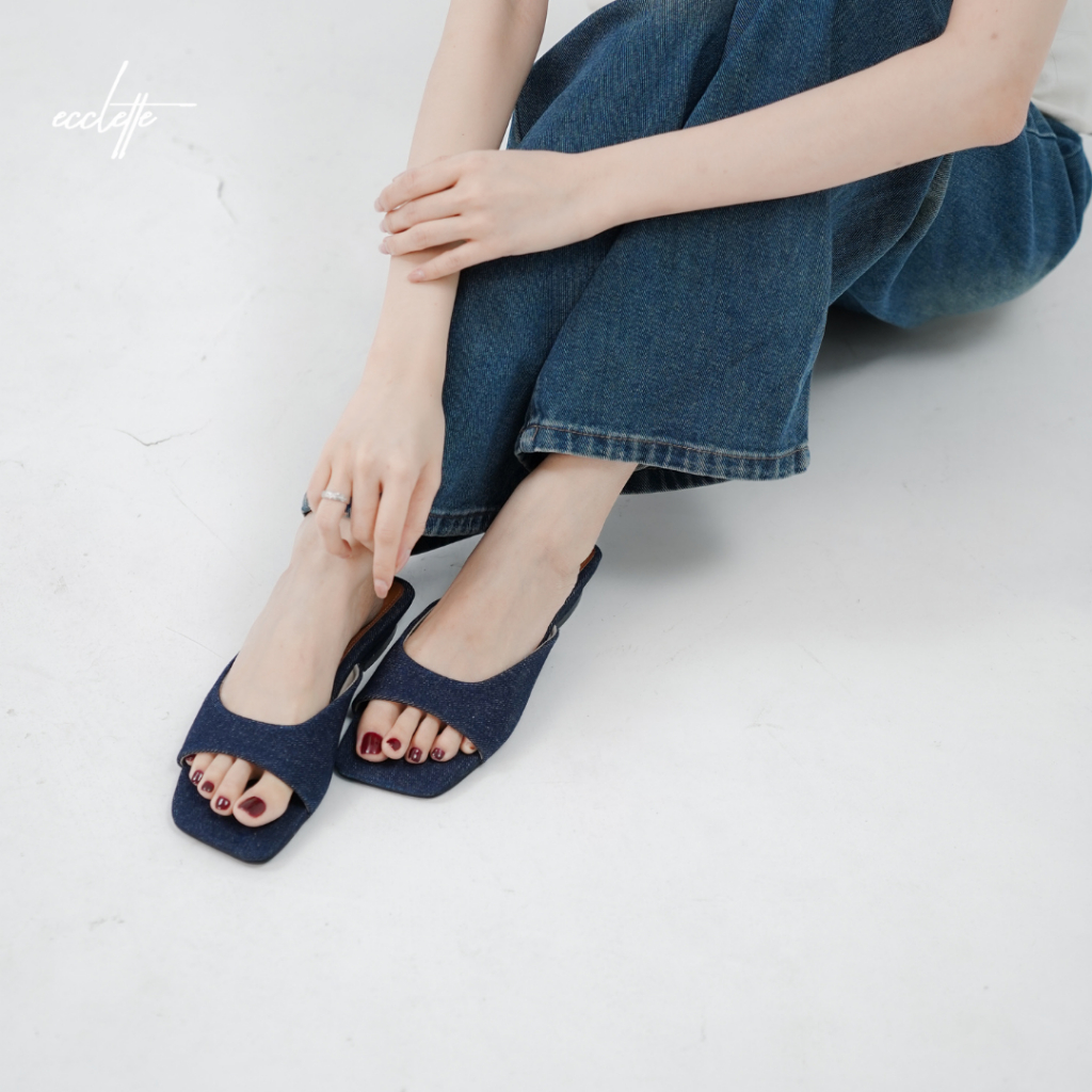 ARIA SANDAL