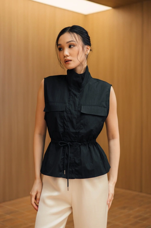 Margo Vest In Black
