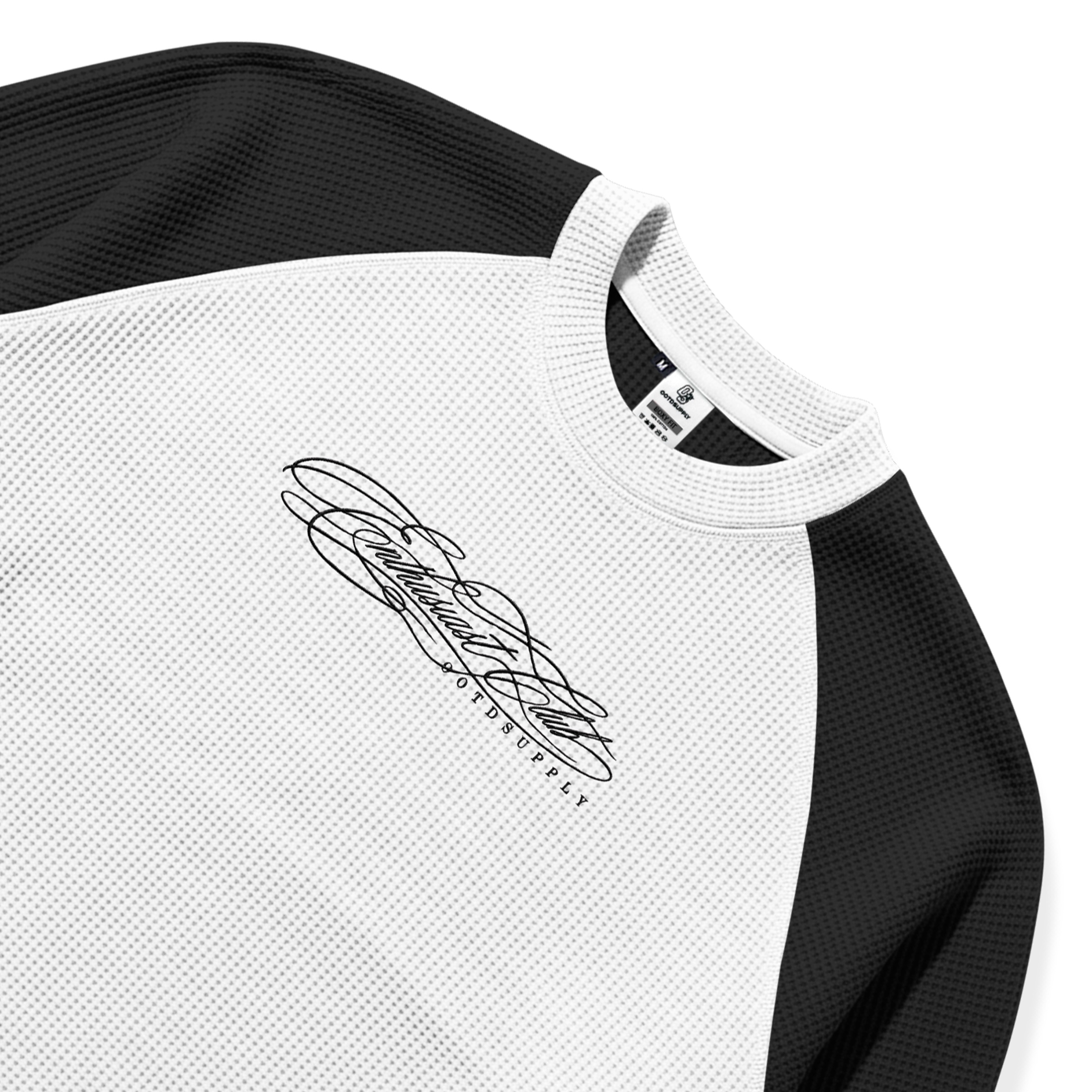 OOTDSUPPLY Longsleeve Boxy Raglan Waffle Cursive Embroidery White Black | Kaos Oversize Lengan Panjang Pria Wanita | Streetwear Unisex | OS-LSBX-RGL-WFL-WB-002E
