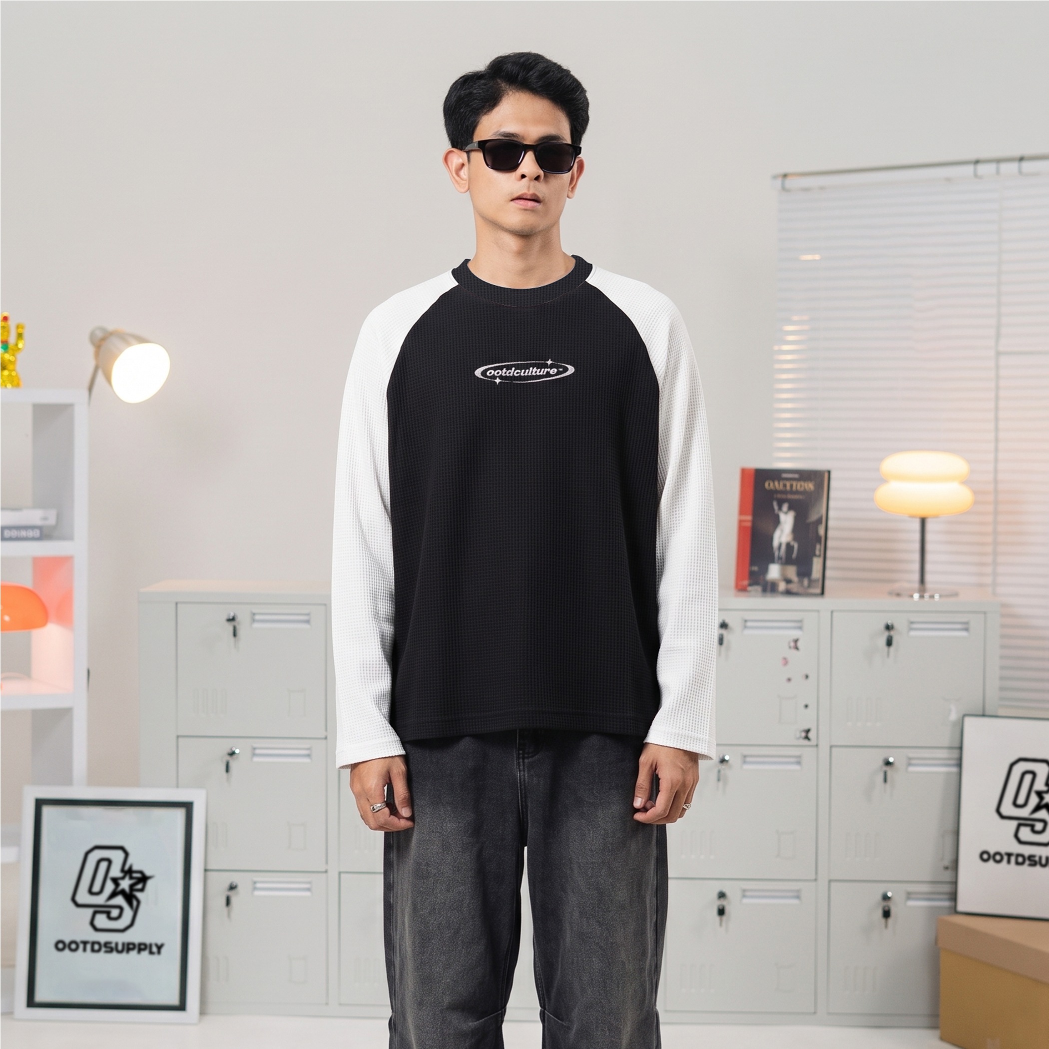 OOTDSUPPLY Longsleeve Boxy Raglan Waffle Starval Embroidery Black White | Kaos Oversize Lengan Panjang Pria Wanita | Streetwear Unisex | OS-LSBX-RGL-WFL-BW-003E