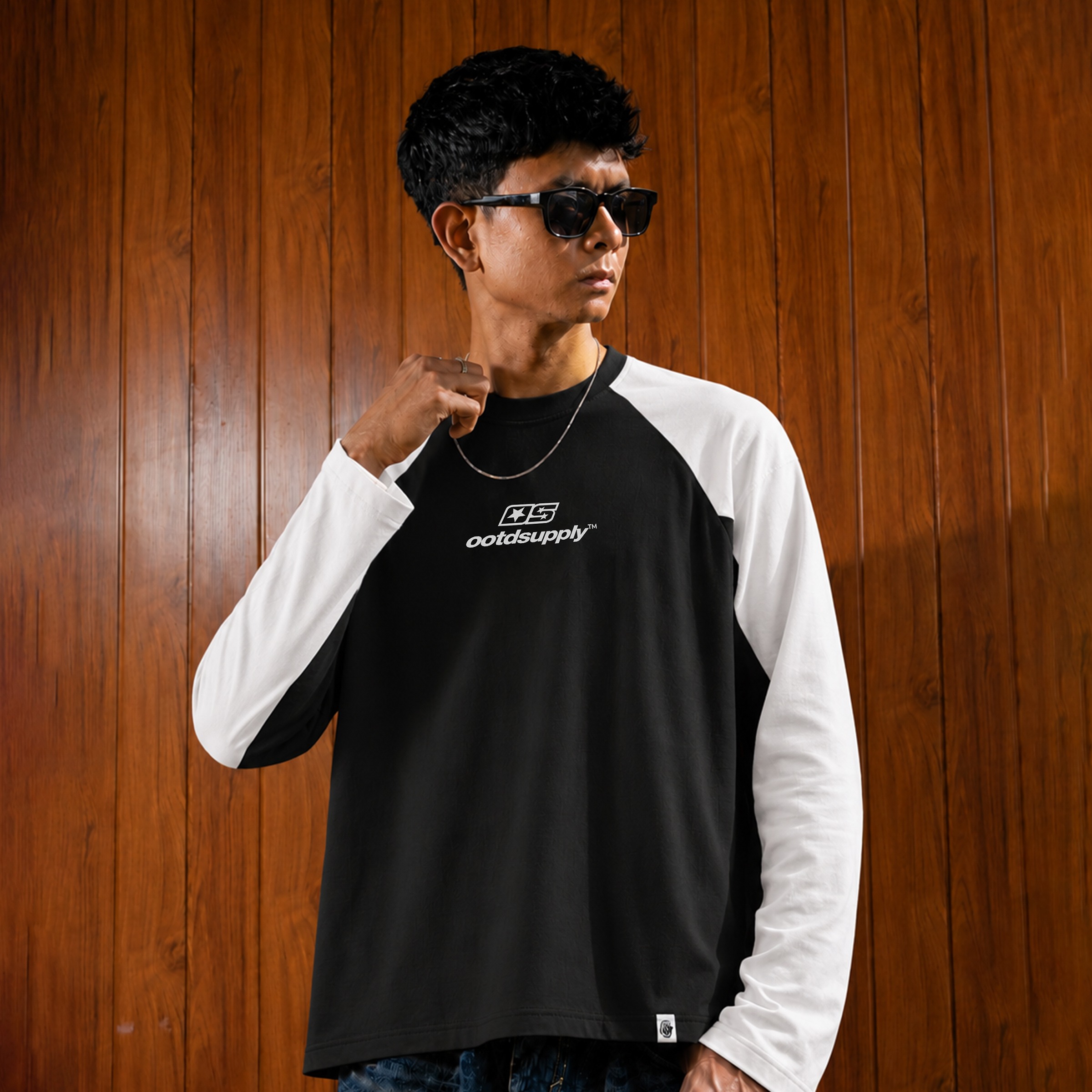 OOTDSUPPLY Longsleeve Boxy Raglan Nero OS Star White - Black | Kaos Boxyfit | OS-LSBX-RGL-NR-WB-03