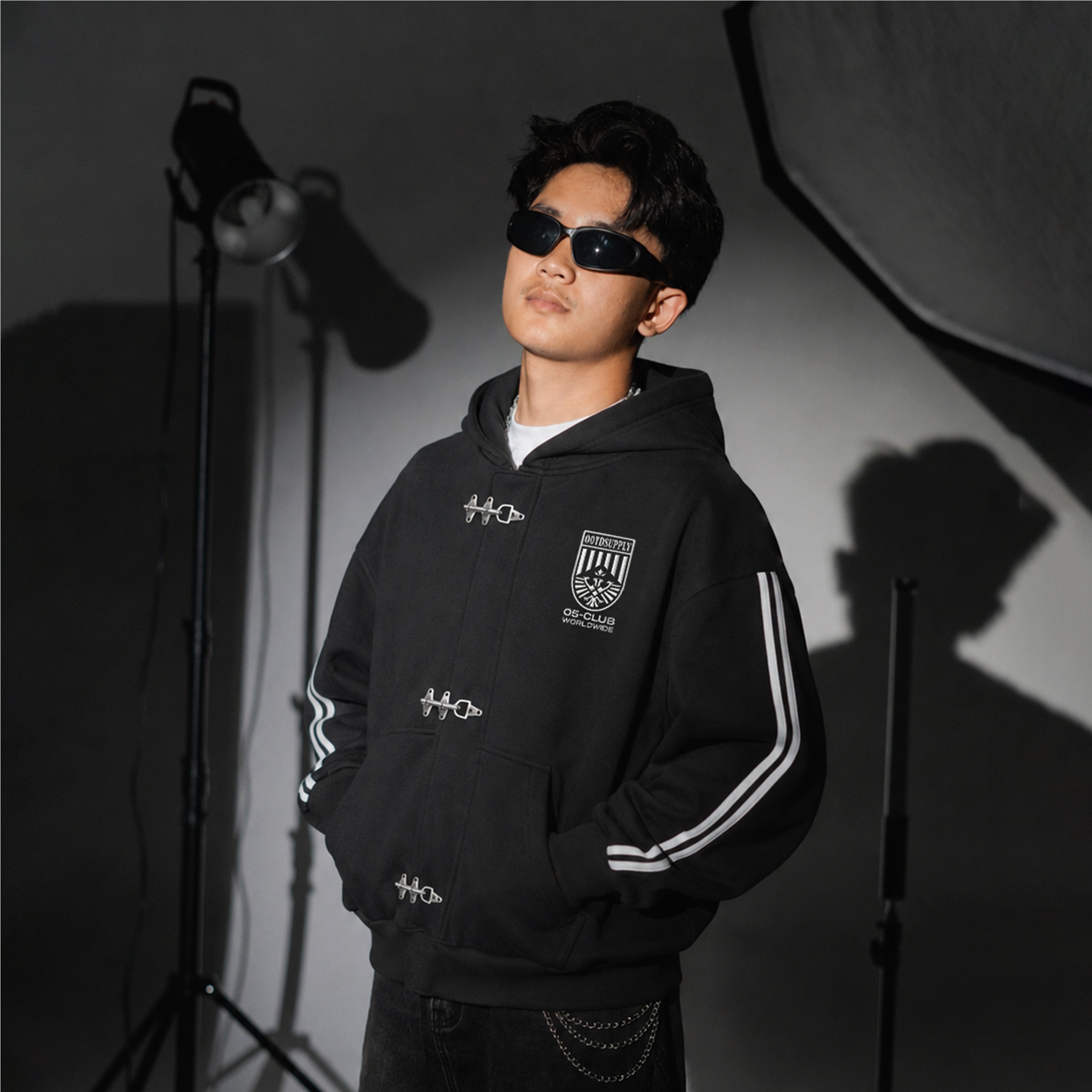 OOTDSUPPLY Hoodie Boxy Zipper Fireman Clasp Sentinel Embroidery Black | Jaket Boxyfit Streetwear Unisex | OS-HDBX-FRMN-BLK-002E