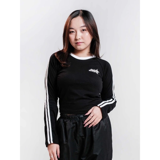 Image of OOTDSUPPLY Cropteefit Longsleeve Raglan Vela Embroidey Strings l Kaos Crop Lengan Panjang CLSRGVLE