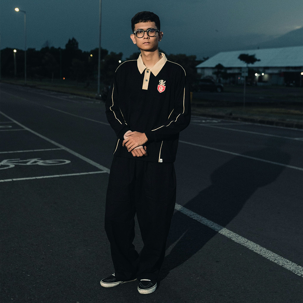 OOTDSUPPLY Polo Longsleeve BoxyFit Curveline Insignia Embroiderry Black Cream l Polo Lengan Panjang Royal Series | Kaos Panjang Double List Premium | OS-LS-PS-CVL-BLC-ISE