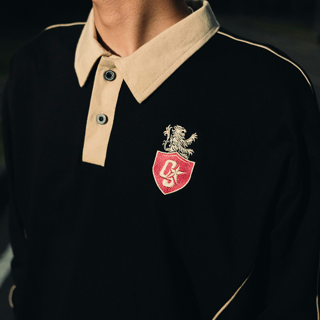 OOTDSUPPLY Polo Longsleeve BoxyFit Curveline Insignia Embroiderry Black Cream l Polo Lengan Panjang Royal Series | Kaos Panjang Double List Premium | OS-LS-PS-CVL-BLC-ISE