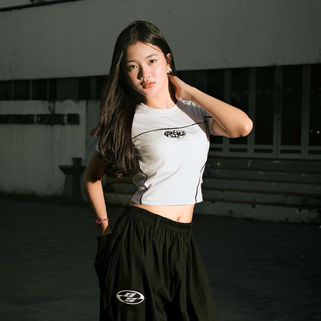 OOTDSUPPLY Croptee Fit Cutline Circle Embroidery Black & White l Tshirt Crop l Kaos Croptee | CSF-CL-CE
