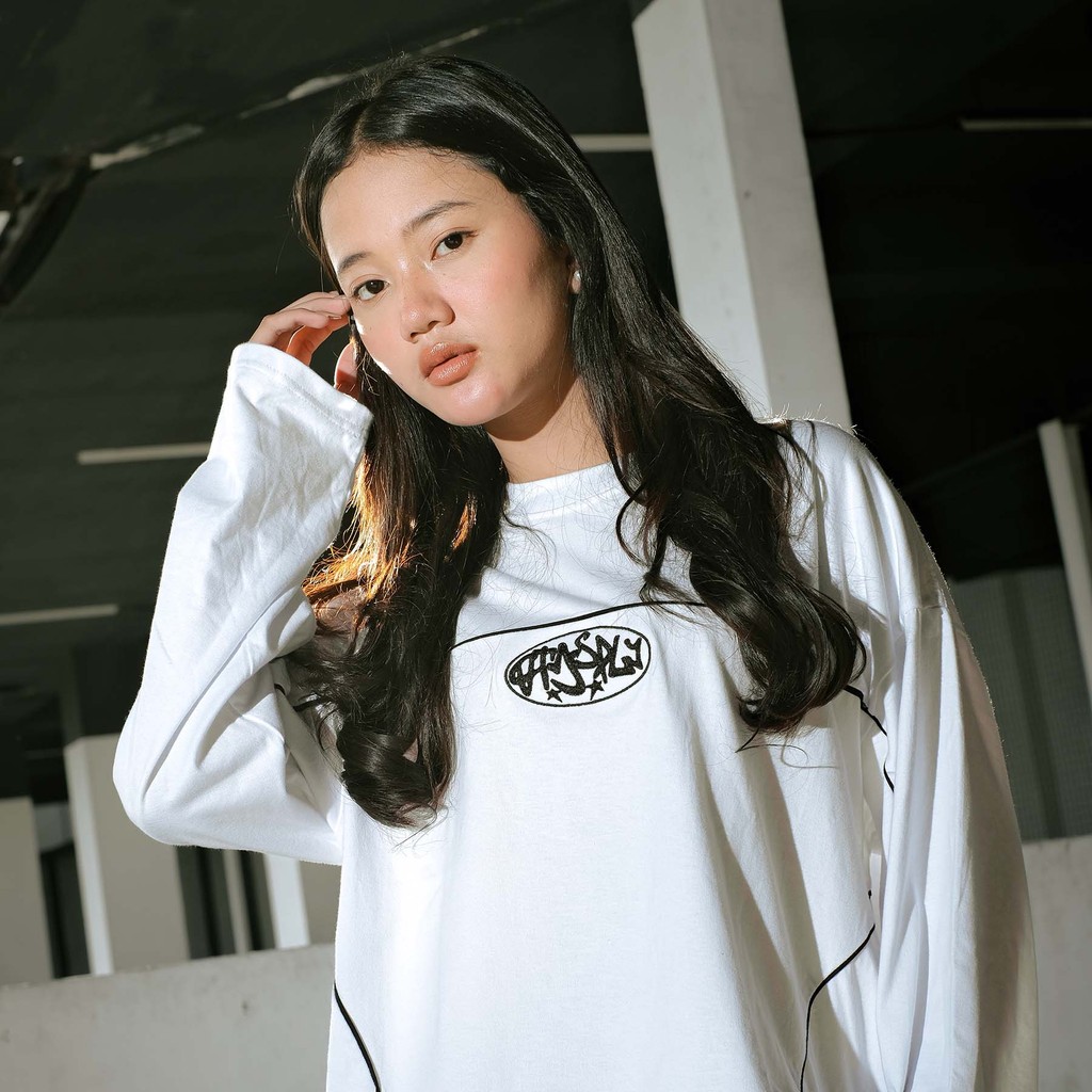OOTDSUPPLY Longsleeve Boxy Cutline Circle Embroidery Black & White l Tshirt Boxyfit Panjang Unisex | Kaos Lengan Panjang Pria dan Wanita | LS-BX-CL-CE