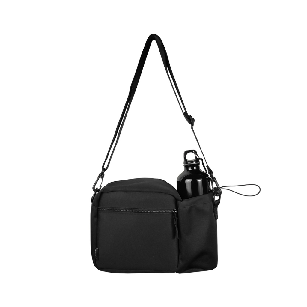 Almost Studio Hydra Sling Bag Tumbler Black – Tas Selempang Botol Minum Hitam