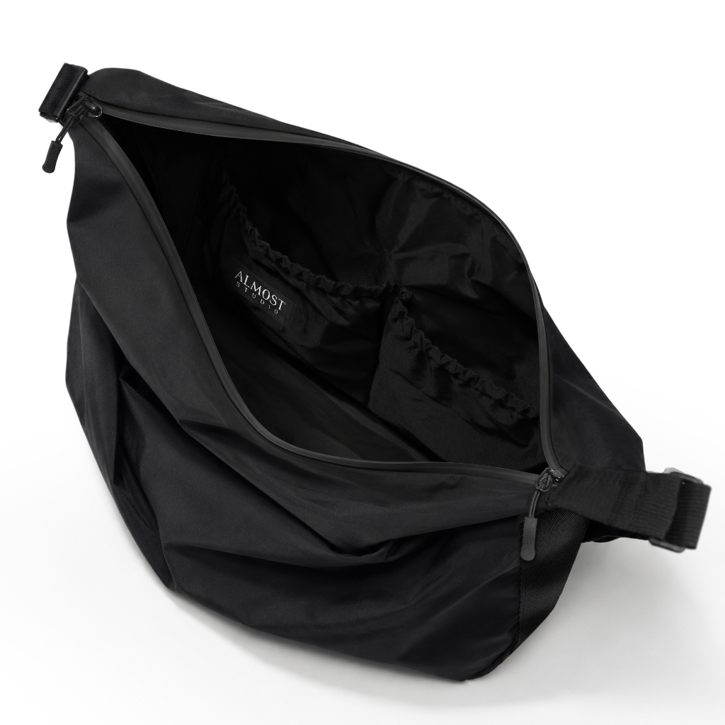 Almost Studio Espada Messenger Shoulder Bag Waterproof Black – Tas Selempang Tahan Air Hitam