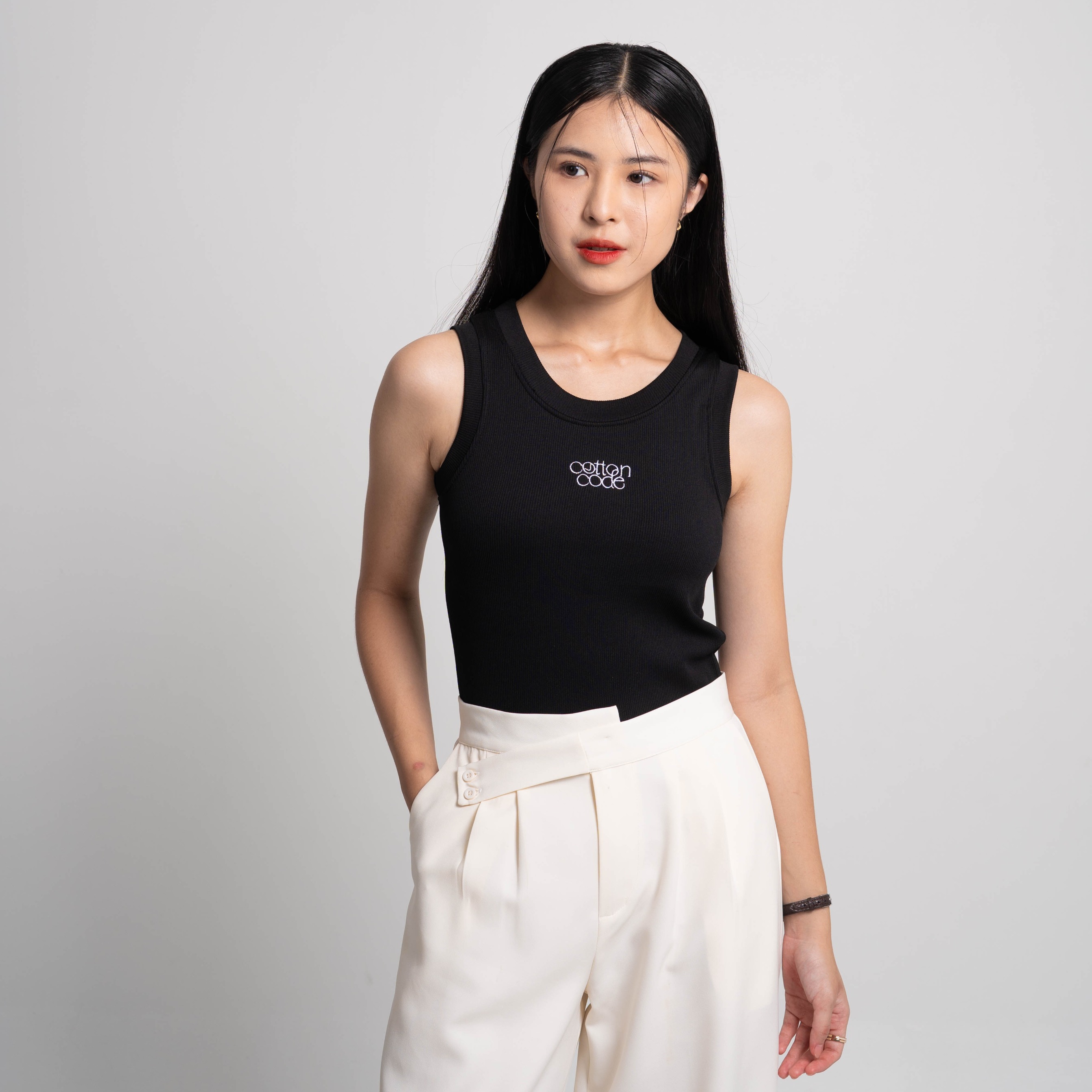 Cotton Code Atasan Wanita Regina Top Slim Fit