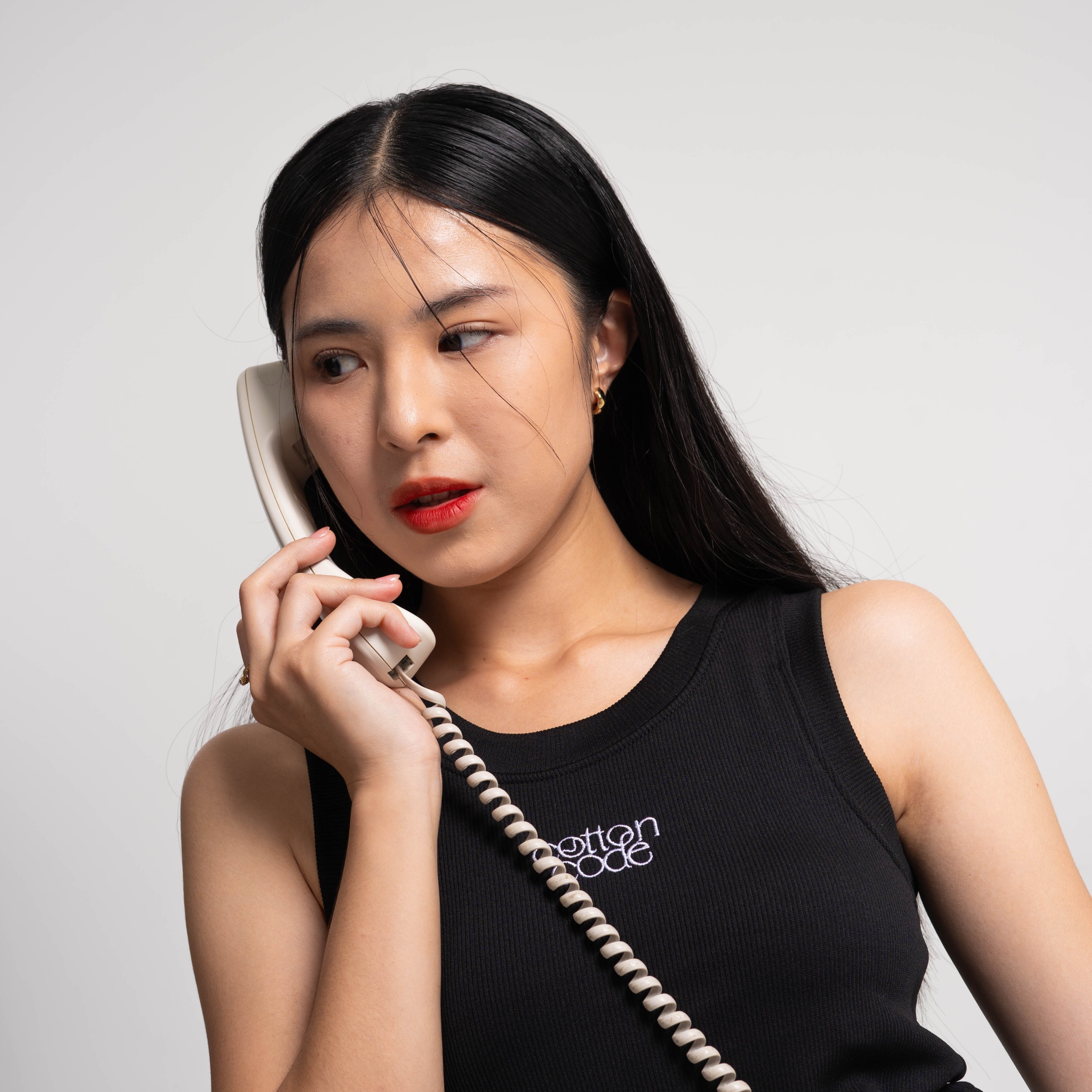 Cotton Code Atasan Wanita Regina Top Slim Fit