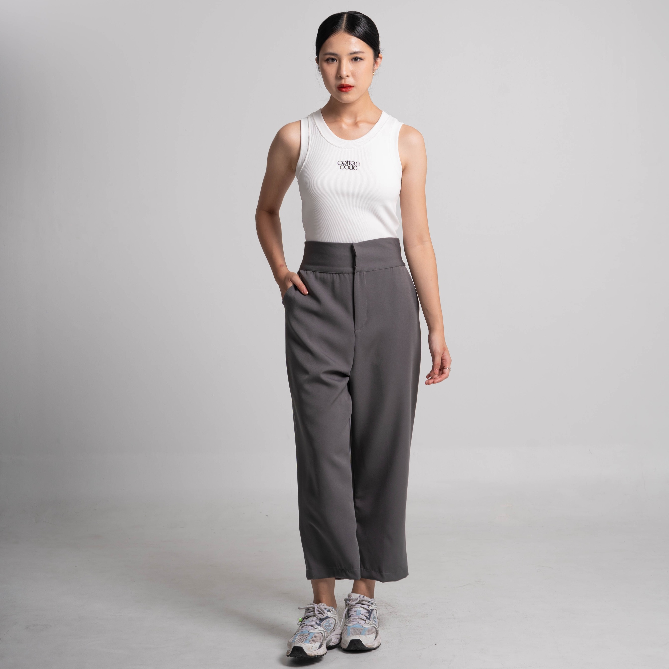 Cotton Code Atasan Wanita Regina Top Slim Fit