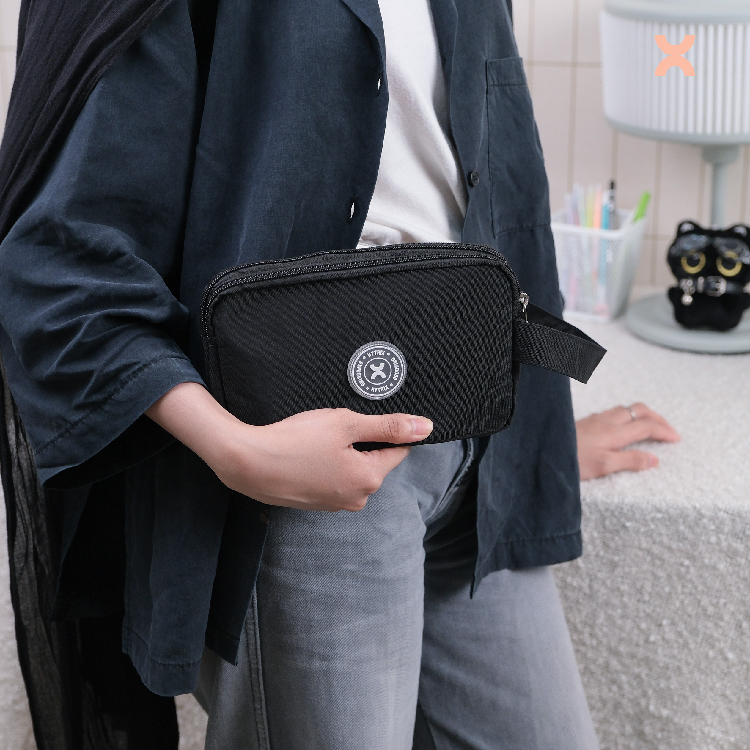 LUMI POACHLY HANDBAG