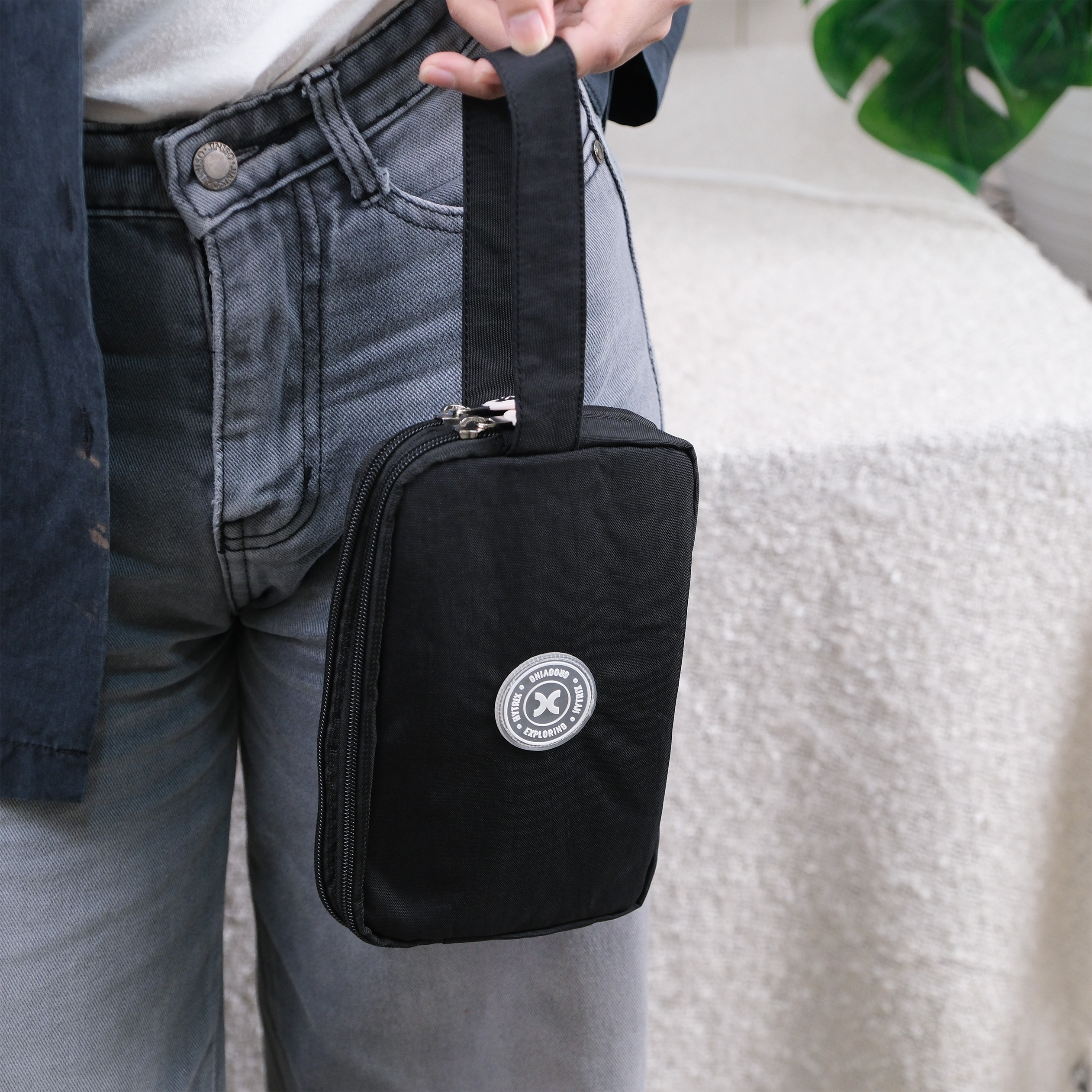 LUMI POACHLY HANDBAG