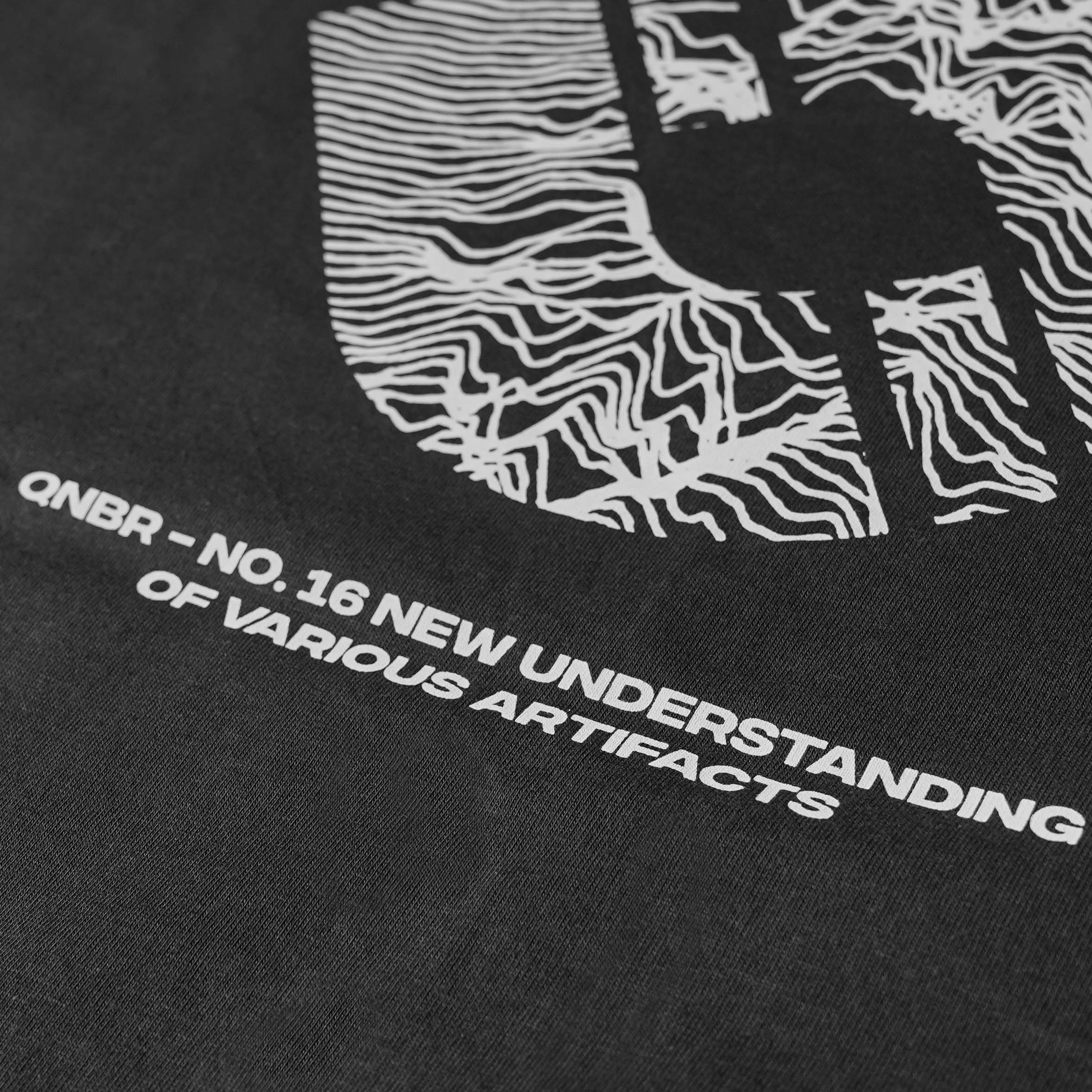 Queenbeer - T-shirt Artifacts