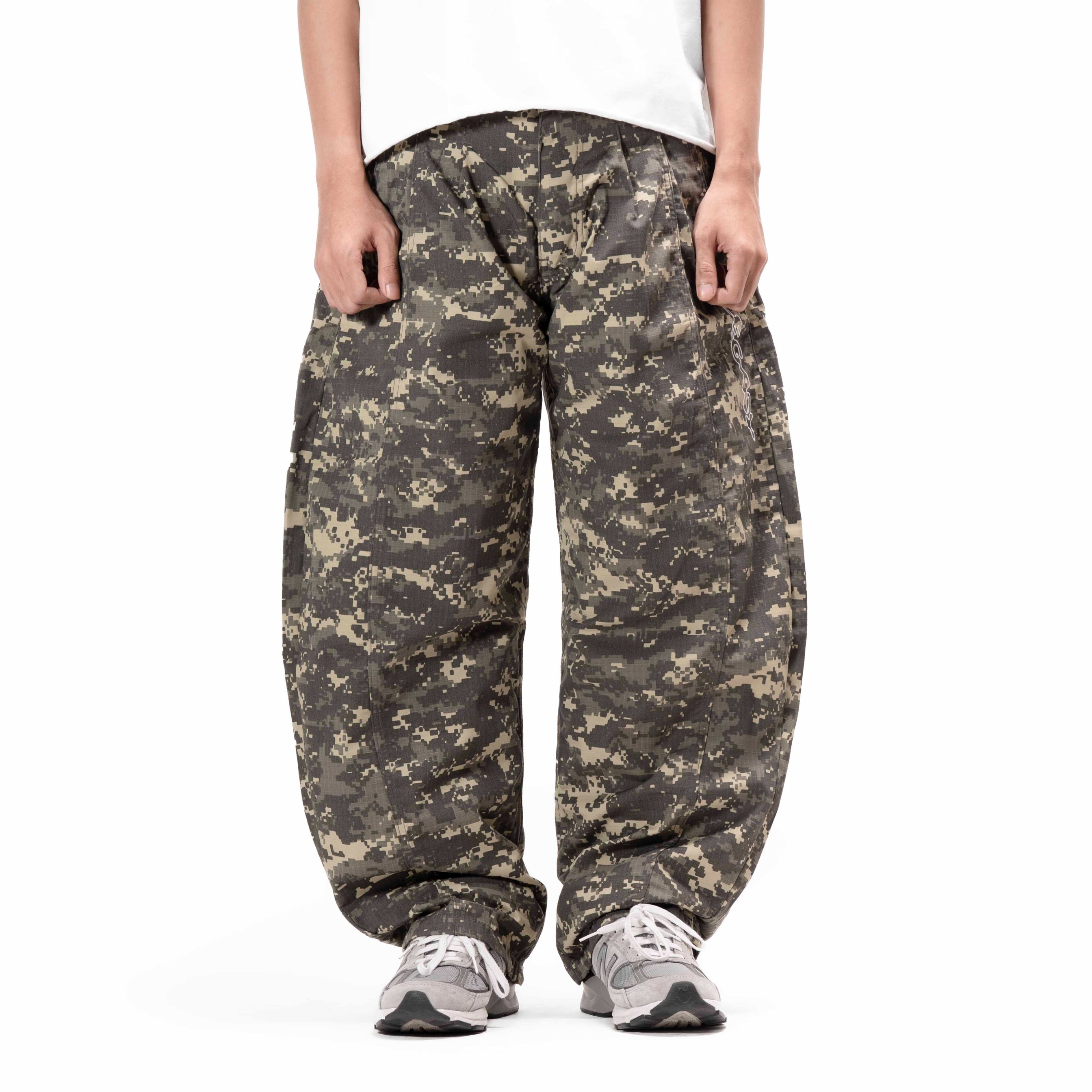 Queenbeer - Gavin Barrel Camo Pants