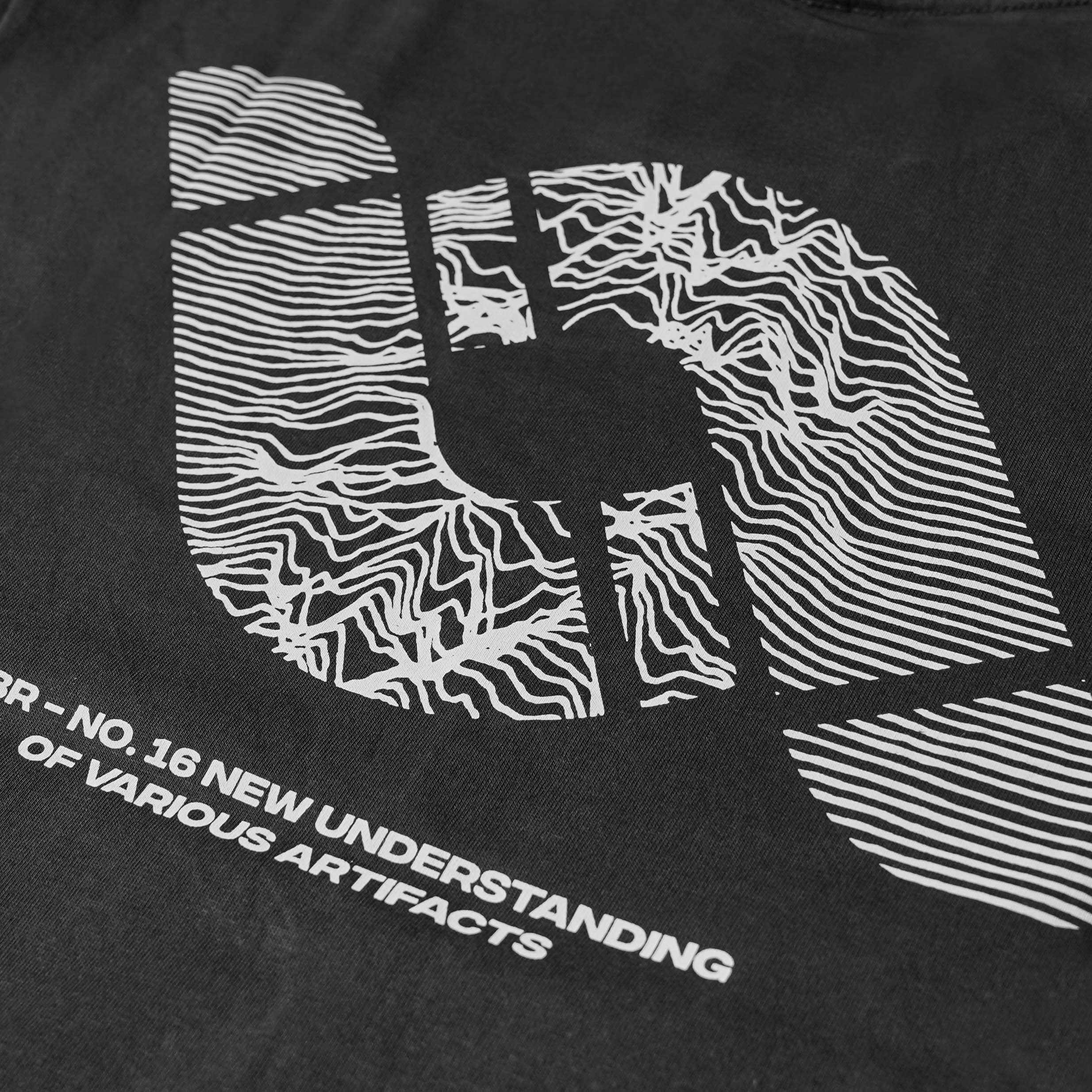Queenbeer - T-shirt Artifacts