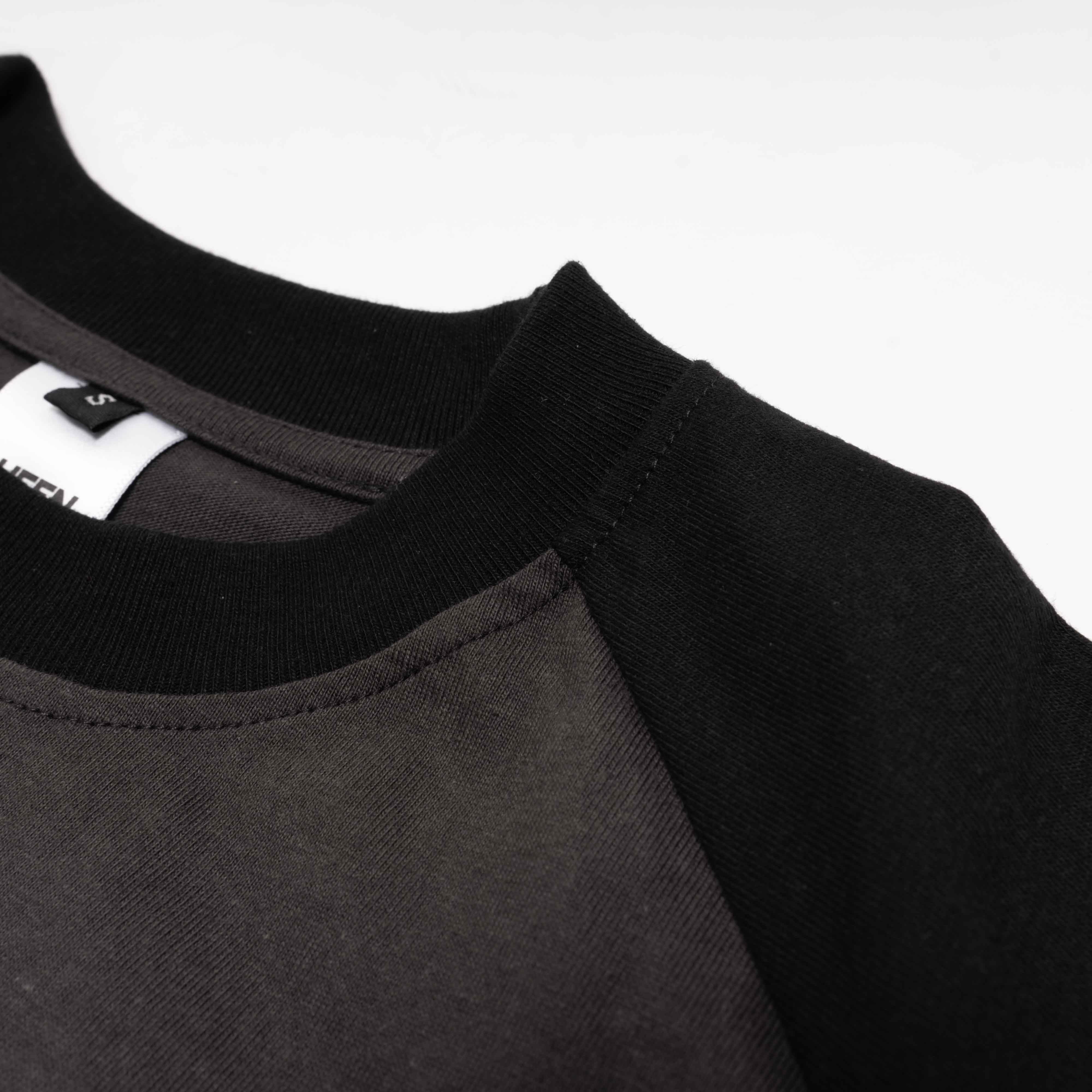 Queenbeer - T-shirt Boxy Stare Grey