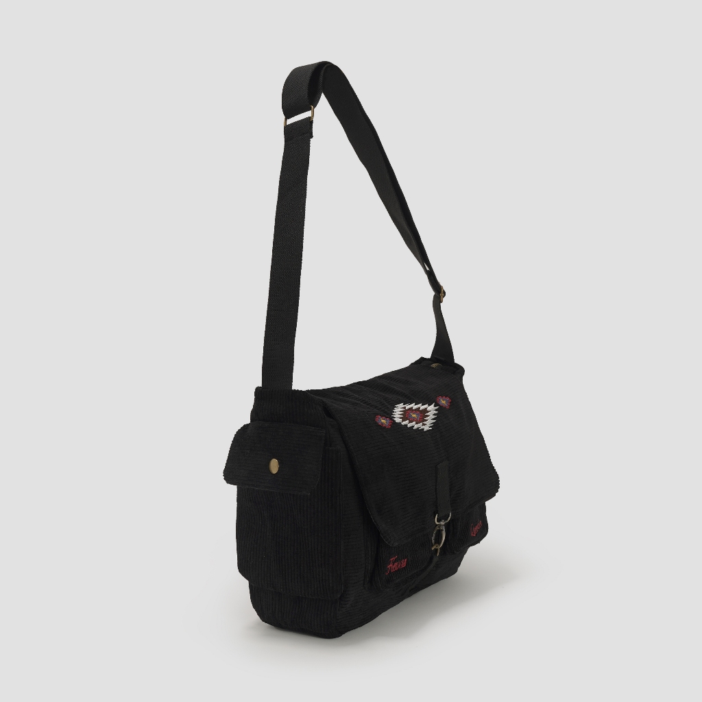 Queenbeer X Kevas Pharaoh Slingbag