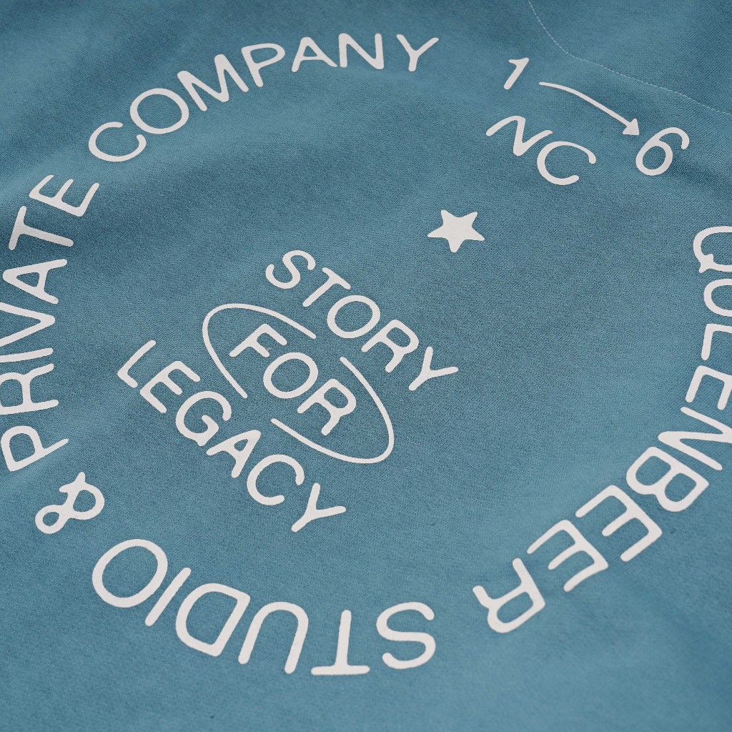 QueenBeer - Heavyweight Zipper Hoodie Hugger