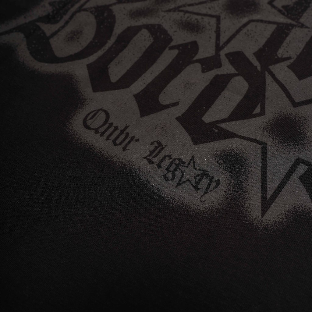 Queenbeer - T-shirt Borders Black