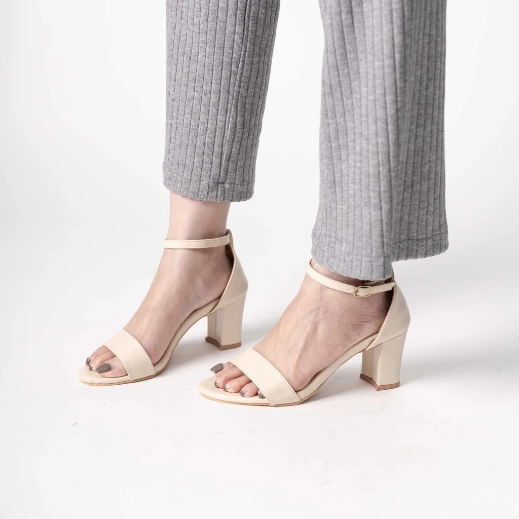 Elli Heels