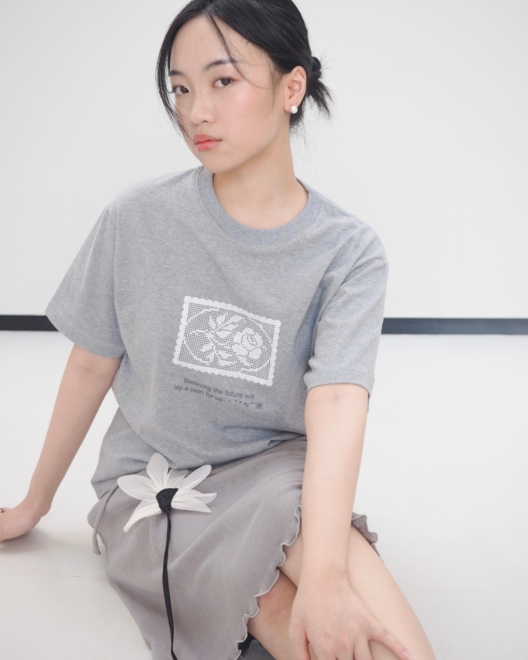 CROCHET TEE - MISTY GREY