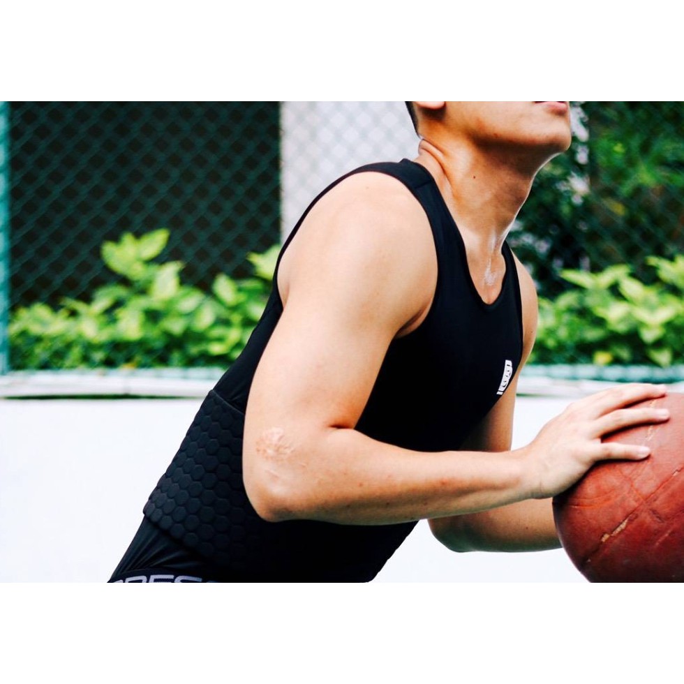 Padded Compression Singlet / Singlet Olahraga Dengan Bantalan Busa / Pelindung Olahraga Sports Basket Sepak Bola Futsal