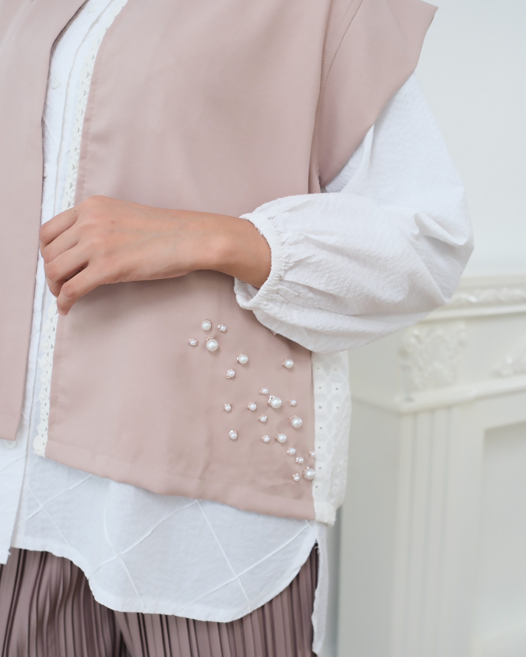 eleanorre Bahati Vest Embroidery Atasan Wanita