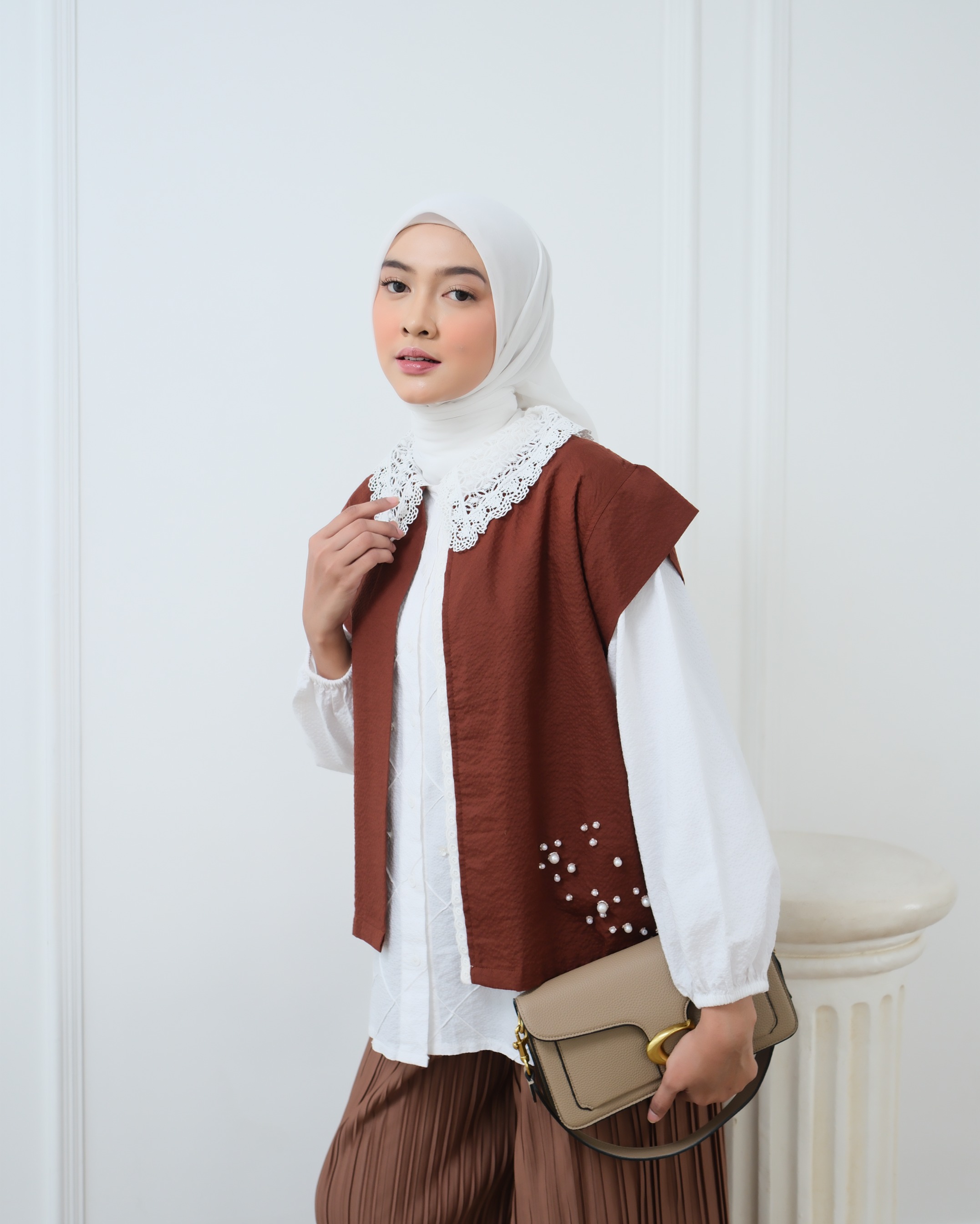 eleanorre Bahati Vest Embroidery Atasan Wanita