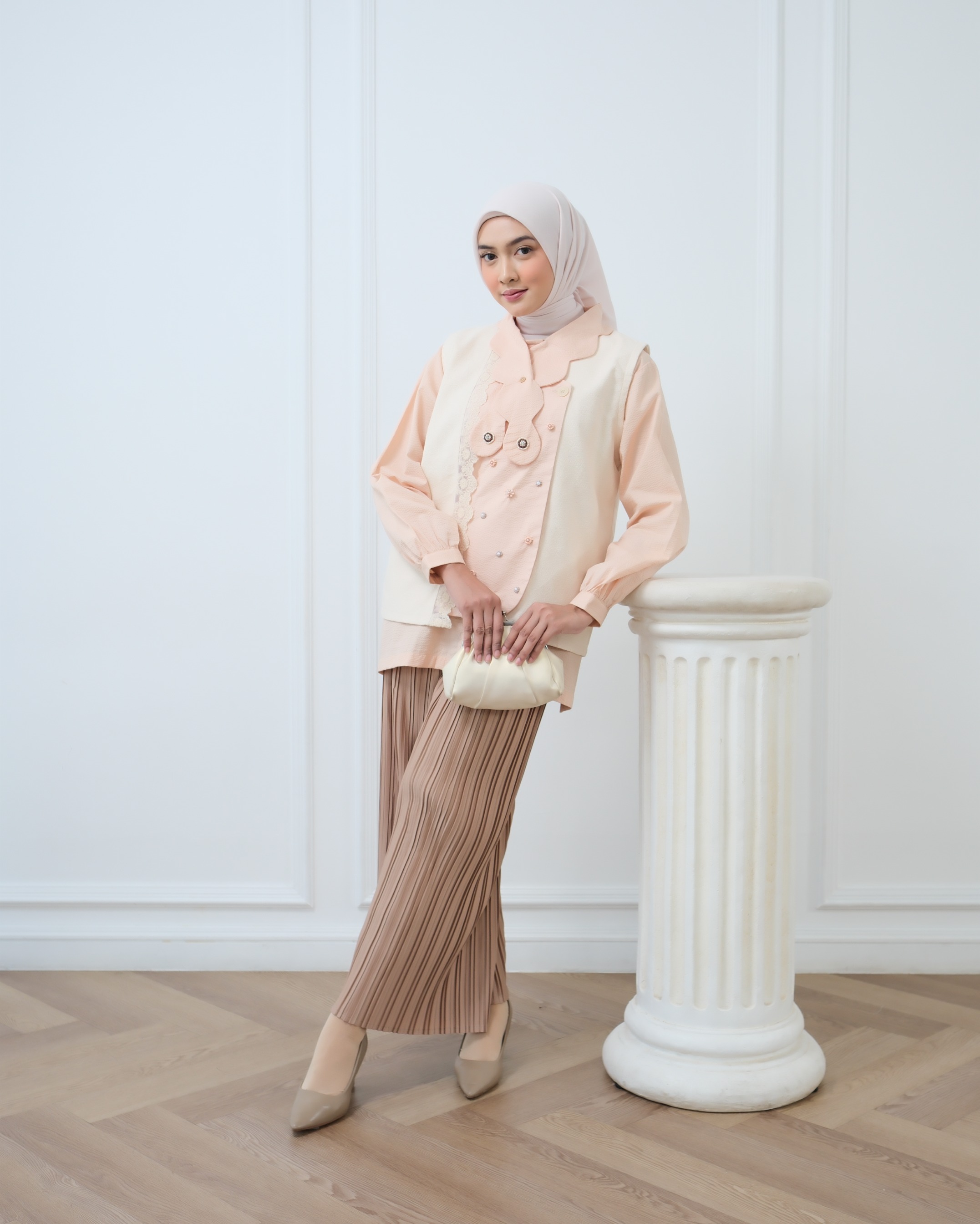eleanorre Anika Vest Ivory Atasan Wanita