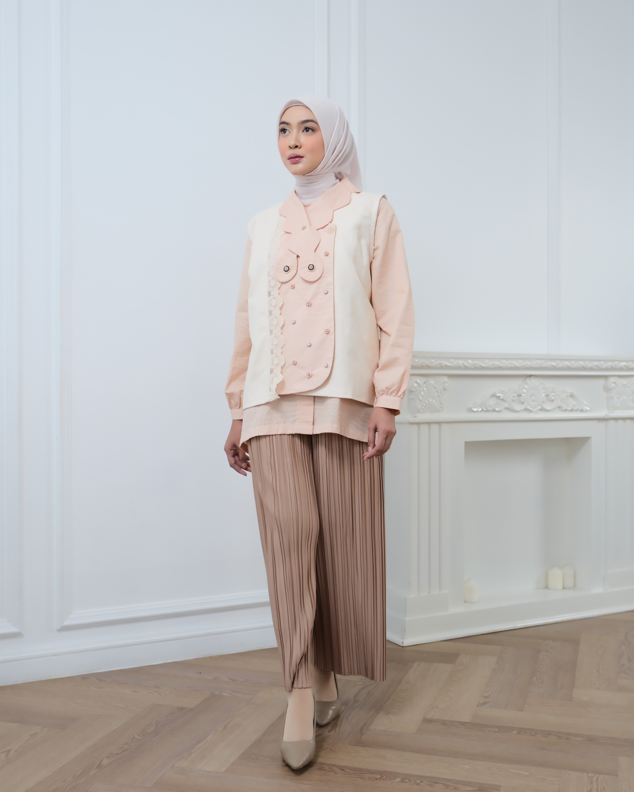 eleanorre Anika Vest Ivory Atasan Wanita