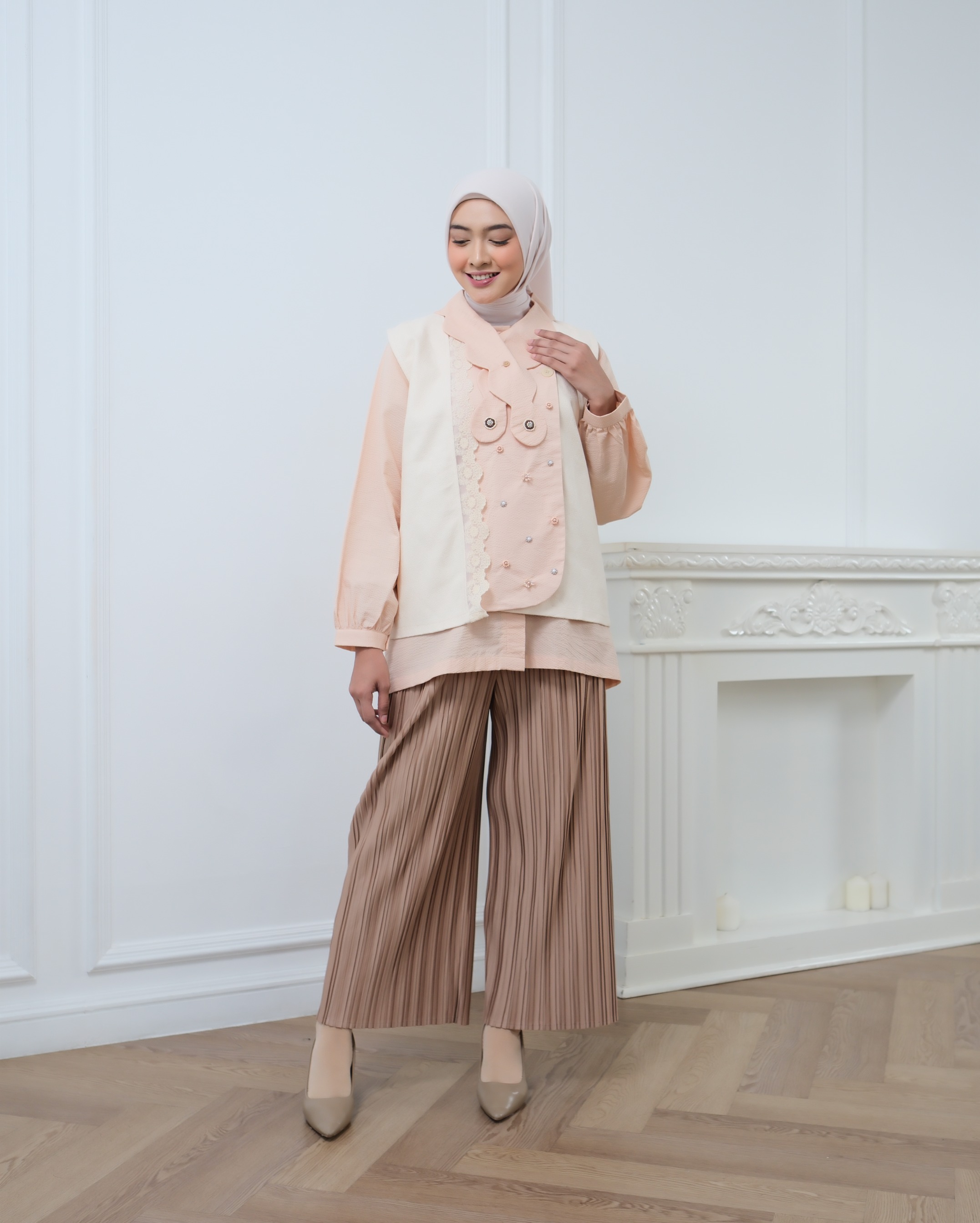 eleanorre Anika Vest Ivory Atasan Wanita