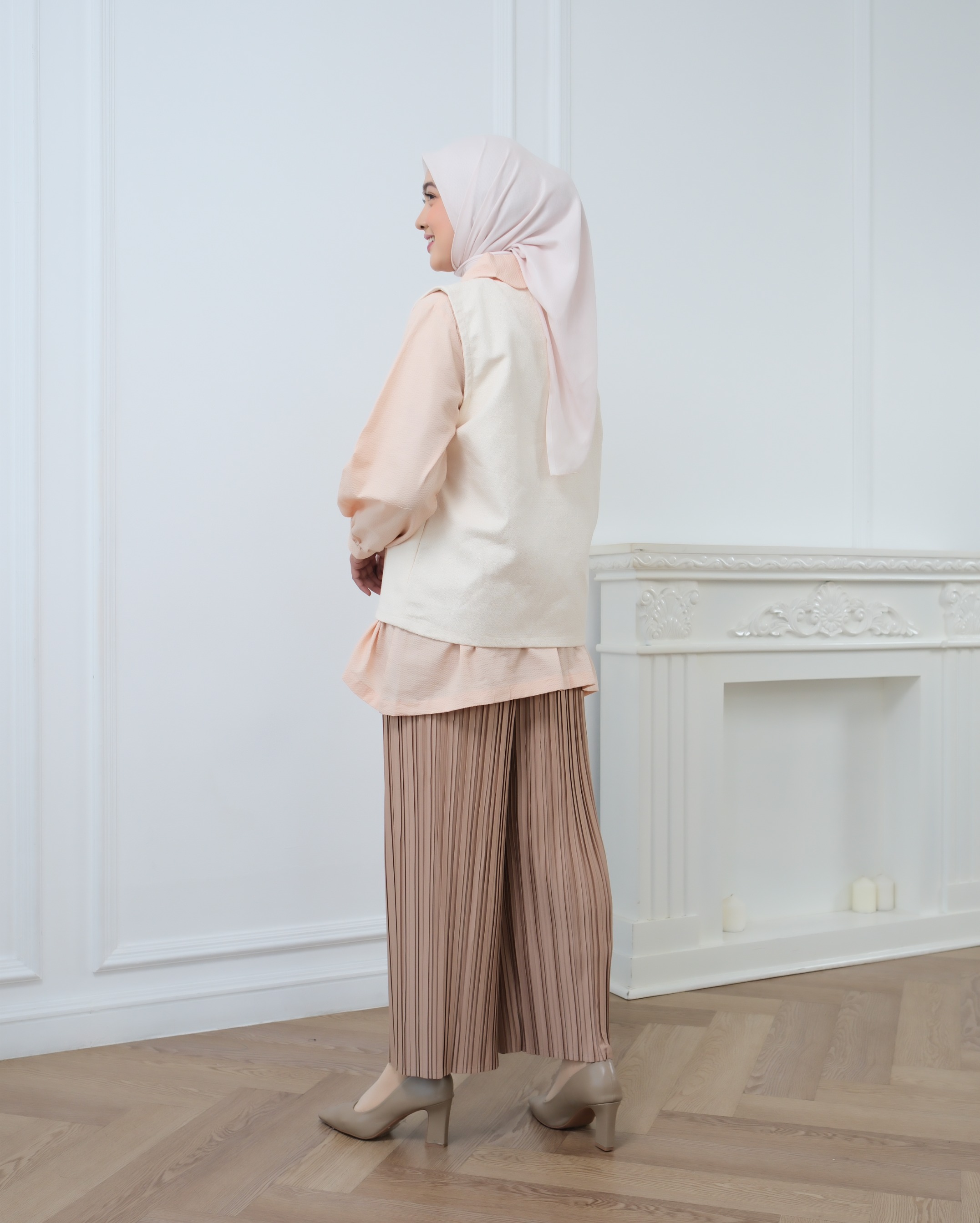 eleanorre Anika Vest Ivory Atasan Wanita