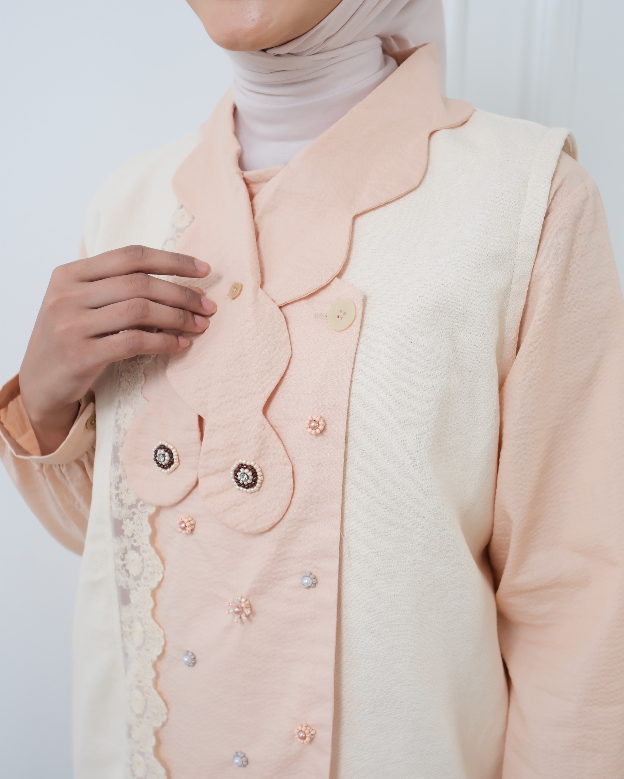 eleanorre Anika Vest Ivory Atasan Wanita