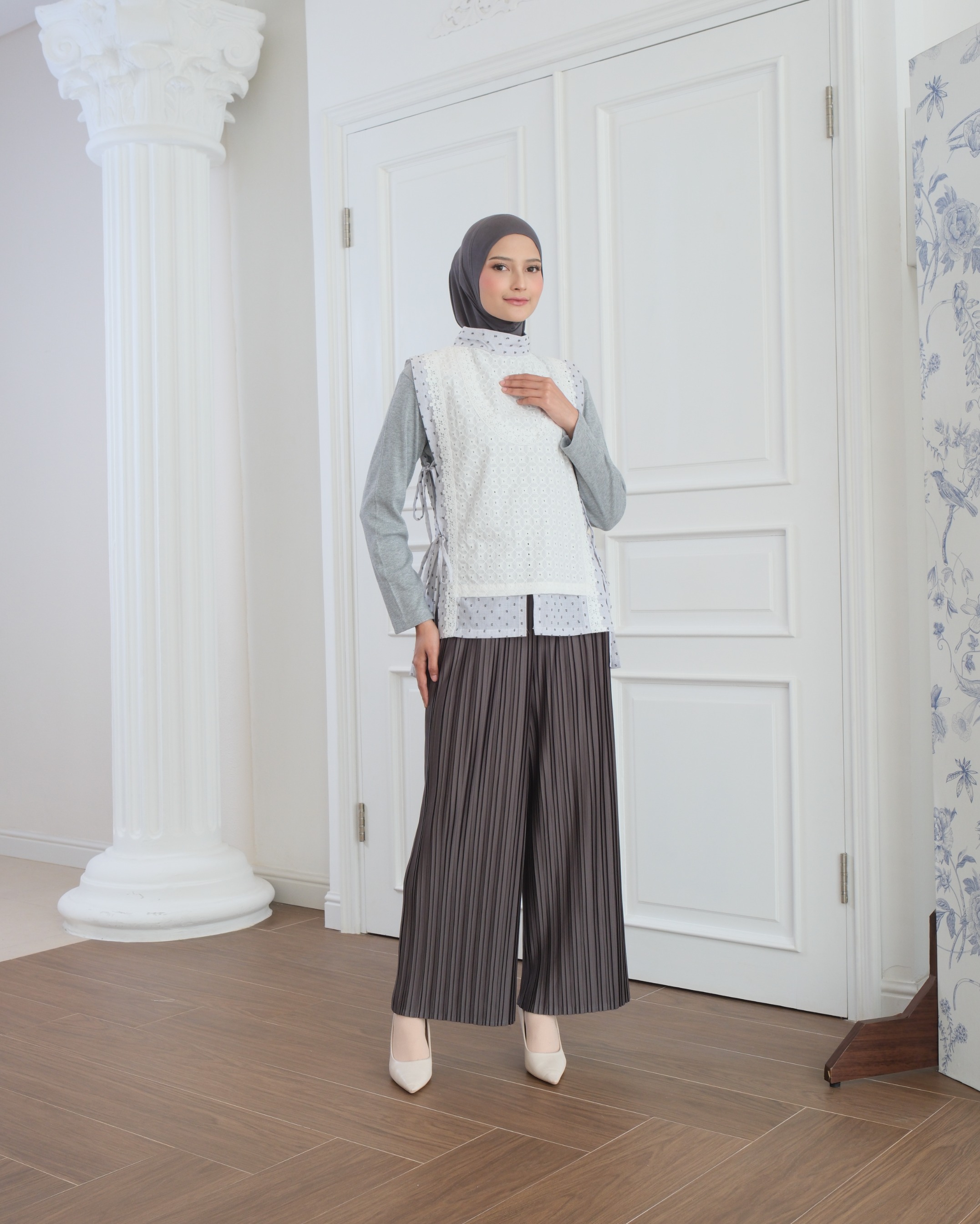 eleanorre Elena Embroidery Vest Atasan Wanita